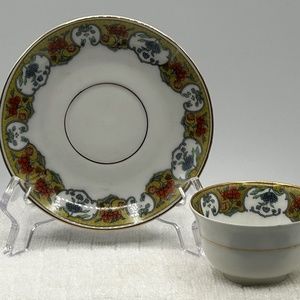 Single set of Demitasse bone china, cup and saucer by Royal Bayreuth Bavaria